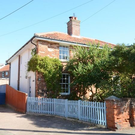 Pebble Beach Cottage, Aldeburgh Buitenkant foto