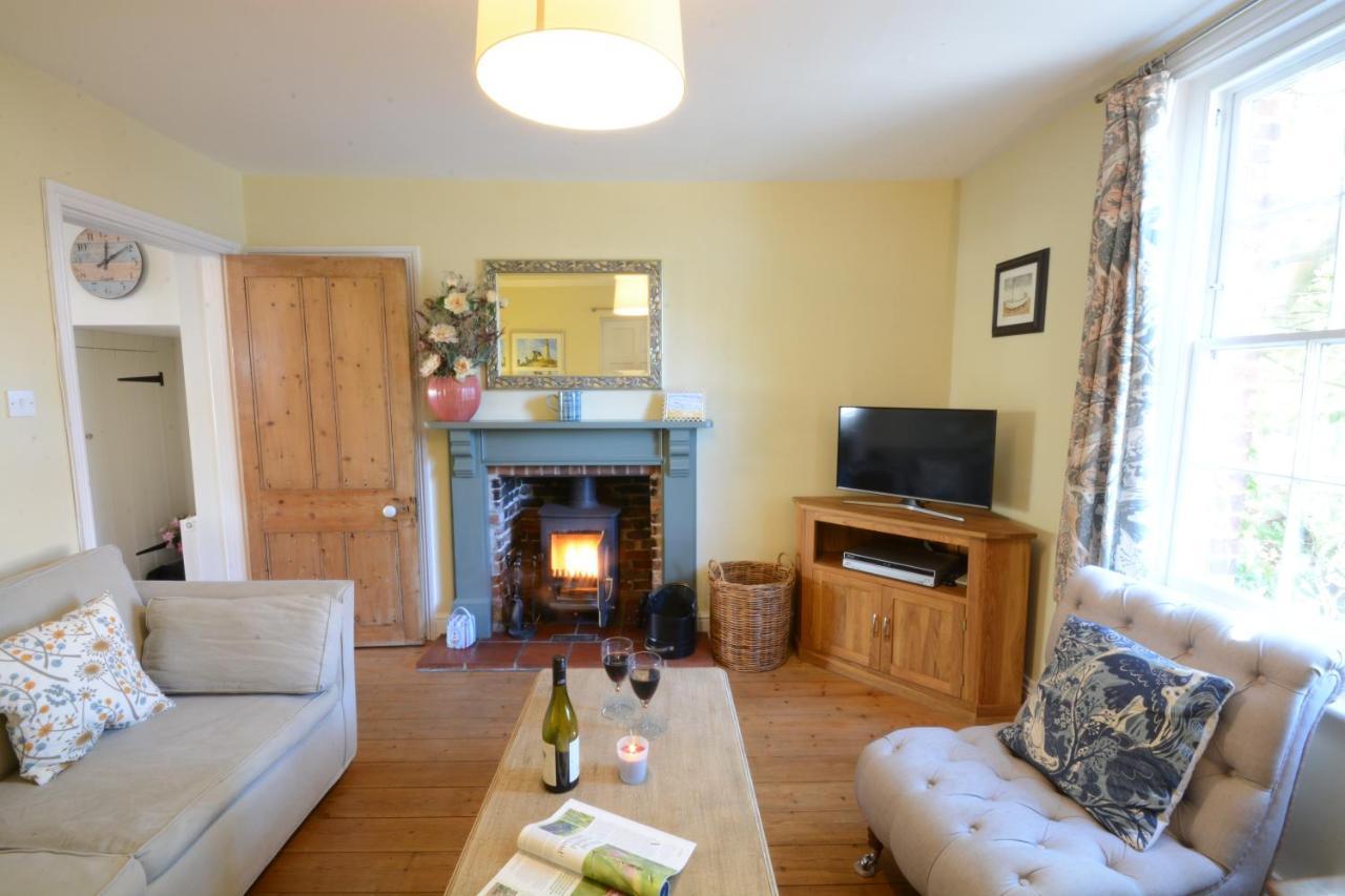 Pebble Beach Cottage, Aldeburgh Buitenkant foto