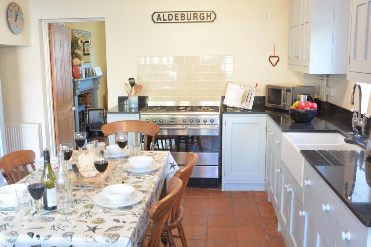 Pebble Beach Cottage, Aldeburgh Buitenkant foto