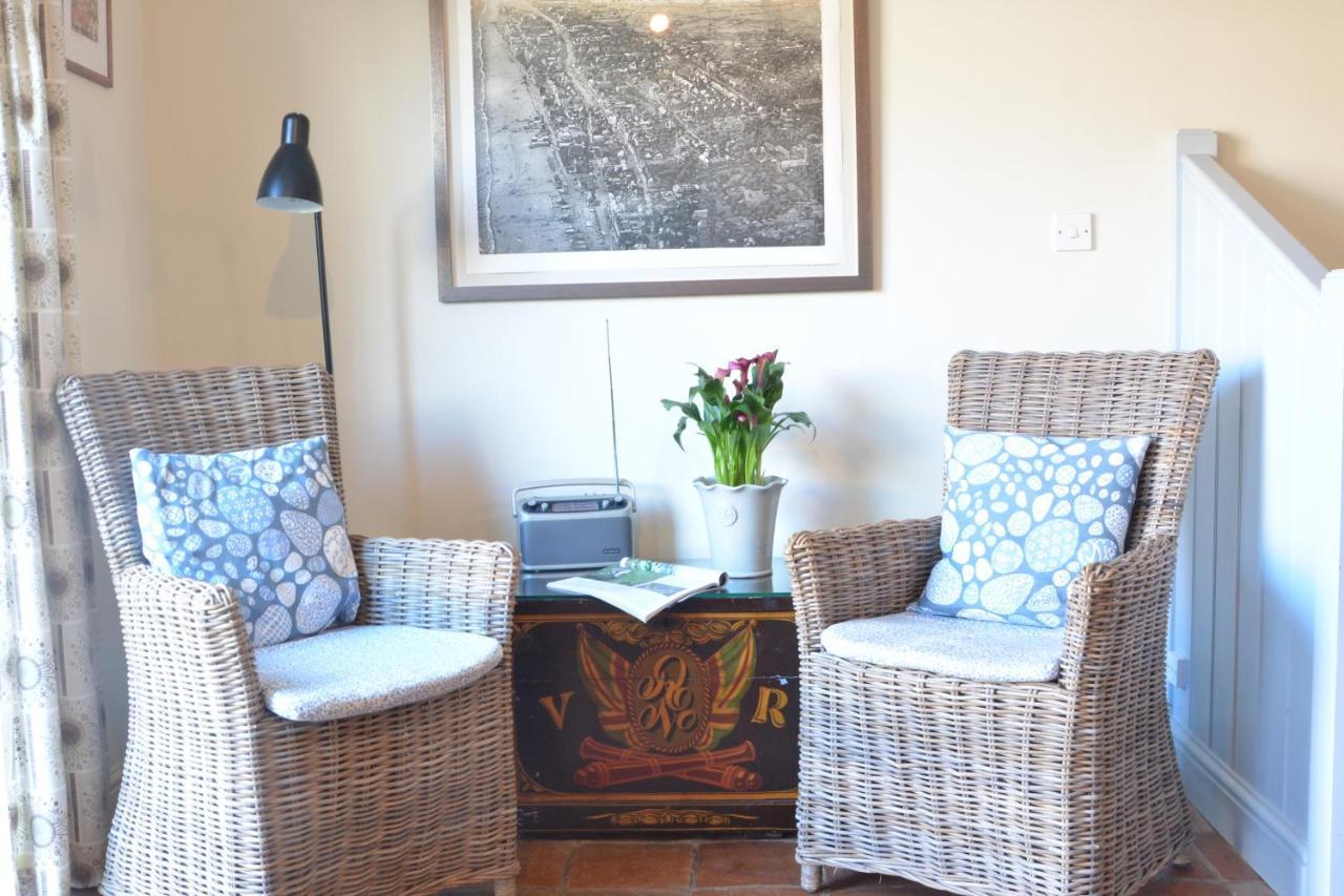 Pebble Beach Cottage, Aldeburgh Buitenkant foto
